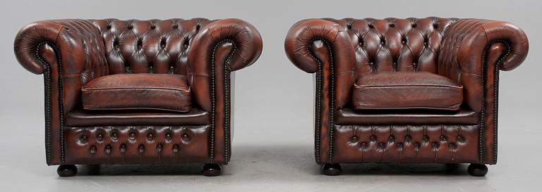 FÅTÖLJER, ett par, Chesterfieldmodell, 1900-talets fjärde kvartal.
