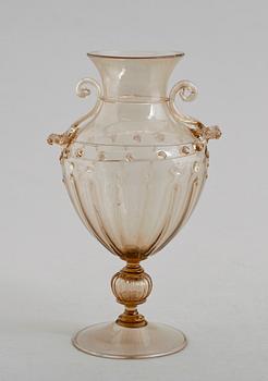 VAS, glas, sannolikt Murano, Italien, 1900-talets första hälft.