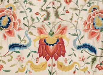 EMBROIDERY on silk. 291 x 189 cm. China 18th to 19th century.