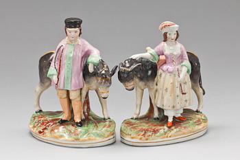 FIGURINER, ett par, Staffordshire, England 1800-tal.