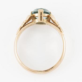 Ring 18K gold with zircon.