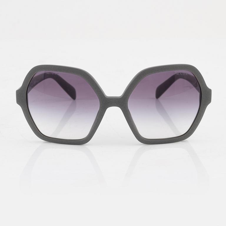 Prada, solglasögon.