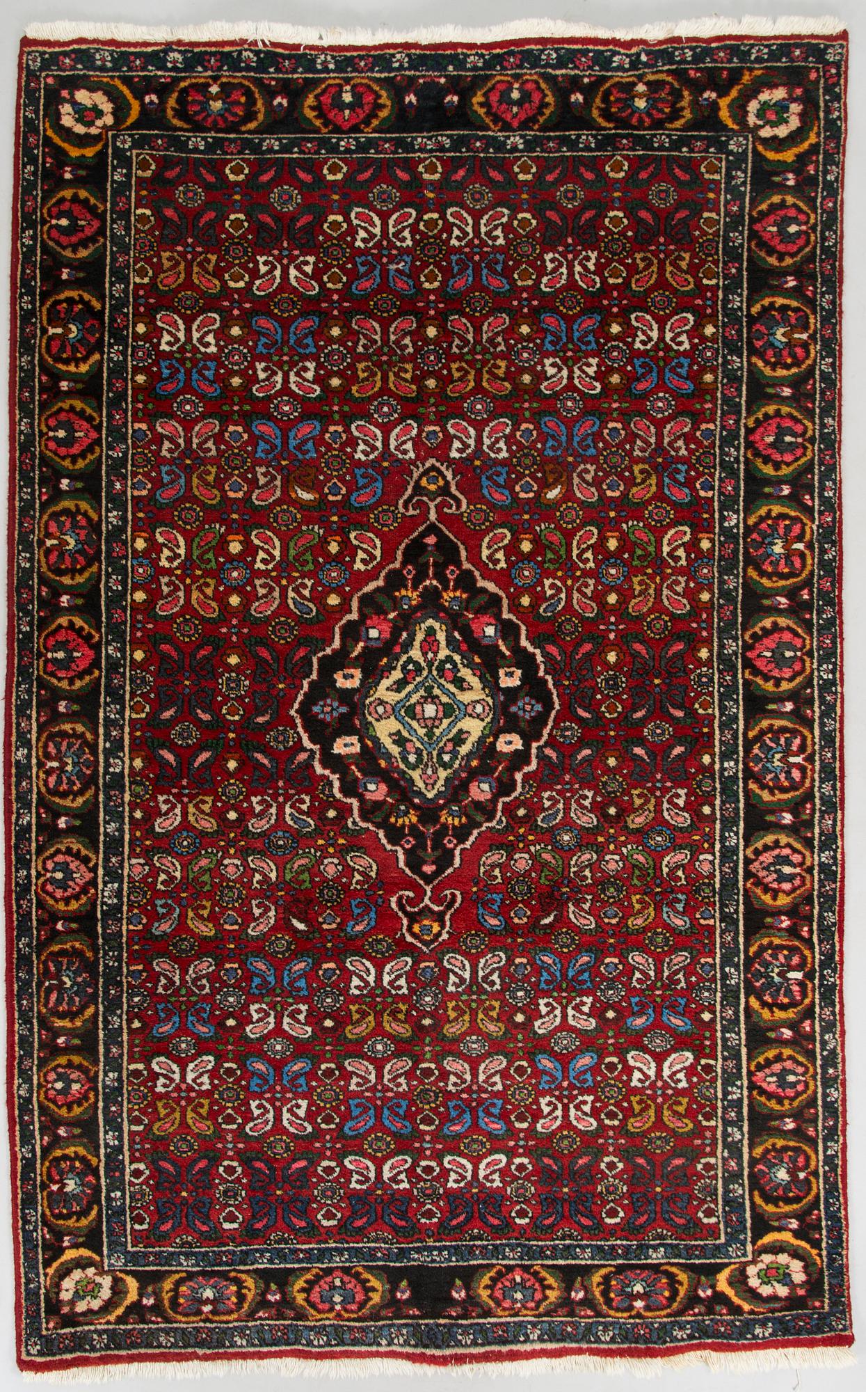 Matto, itämainen, n. 212x135 cm.