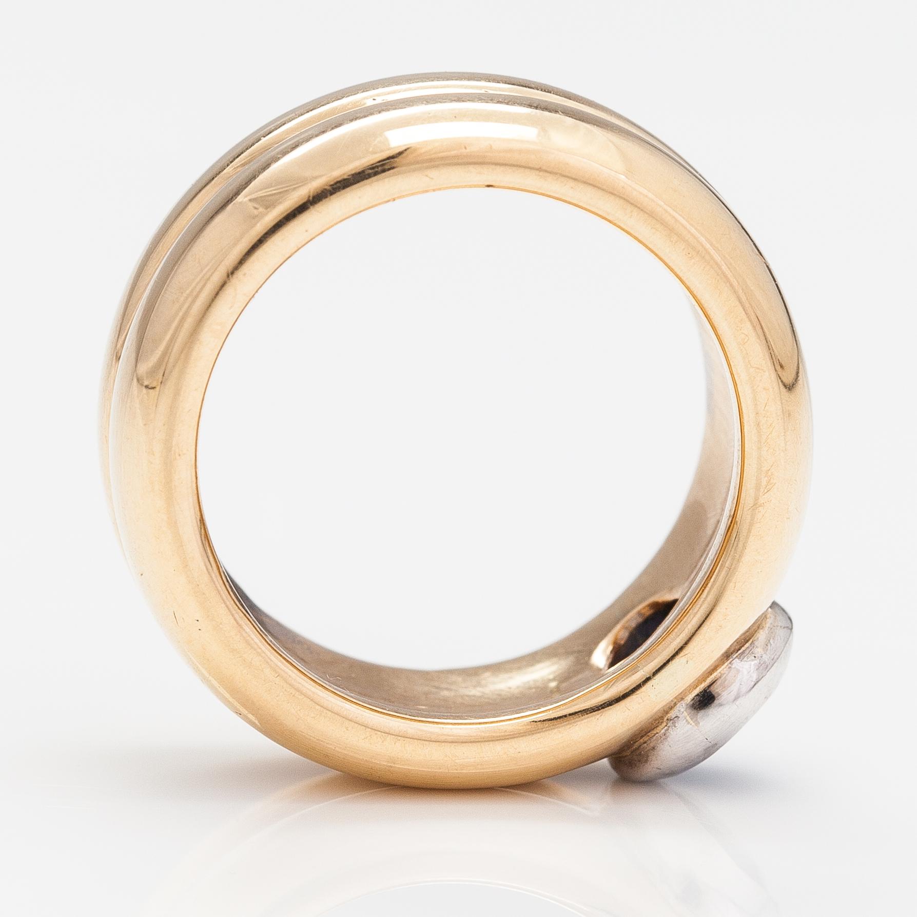 Ring, 14K guld och safir. Tiina Arkko Helsingfors 1996.