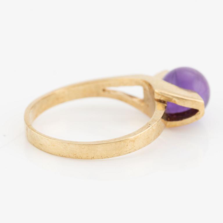 Ring, 14K gold with amethyst.