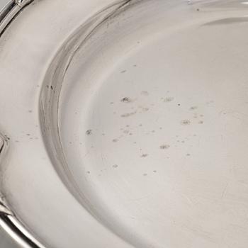 A silver dish, maker's mark of Gustaf Abraham Bernström,  St. Petersburg 1834.
