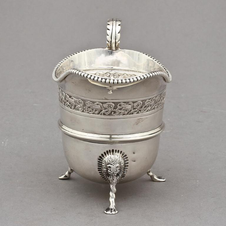 GRÄDDKANNA, silver, William Egan & Sons, Cork, Irland, 1900-talets första hälft. Vikt 175 g.