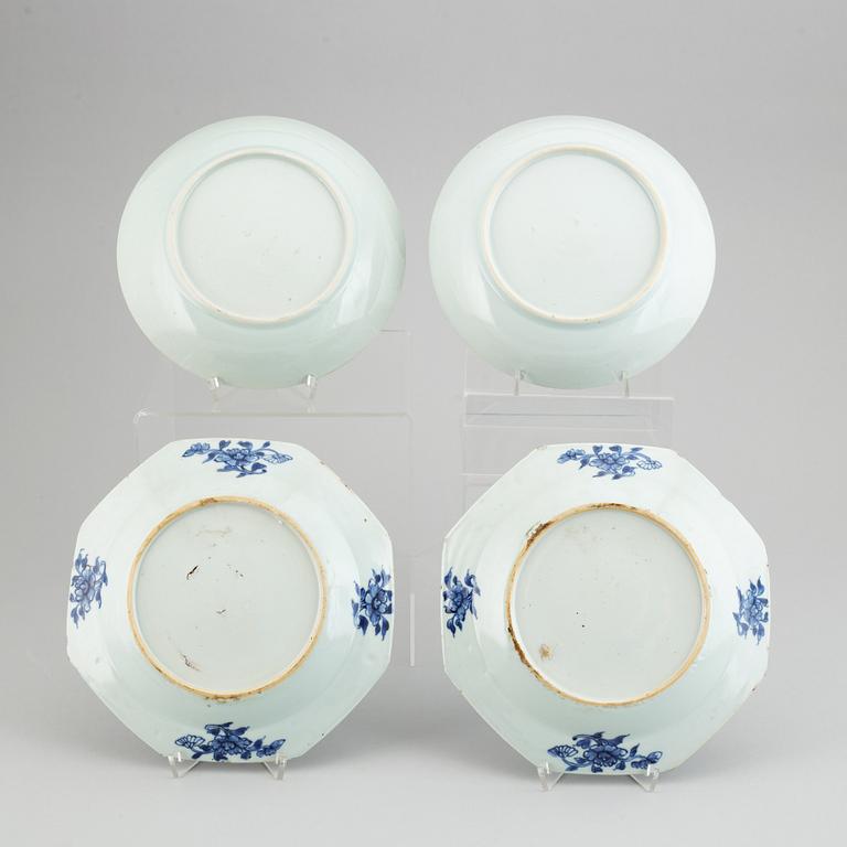 Four (2+2) blue and white dishes, Qing dynasty, 18-19th century.