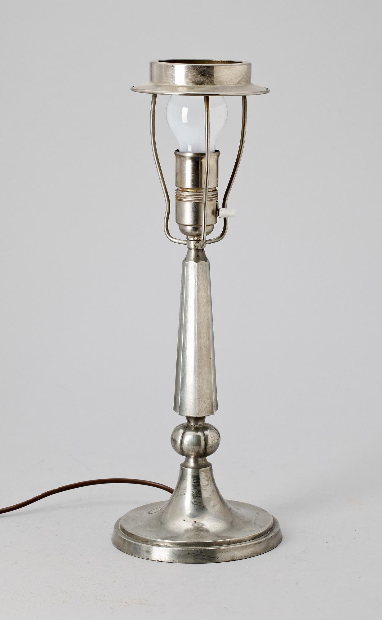 BORDSLAMPA, tenn, design Edvin Ollers, 1900-talets första hälft.