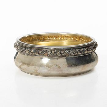 A silver and glass coaster, Samuel Pettersson, Norrköping, 1918.