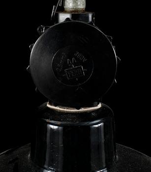 TAKLAMPA, industri, 1900-talets första  hälft. Höjd ca 33 cm, exklusive sladd.