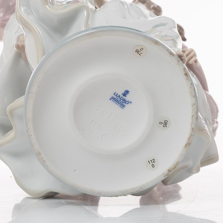 Lladró, figurine, "Allegory of Liberty", Spain.