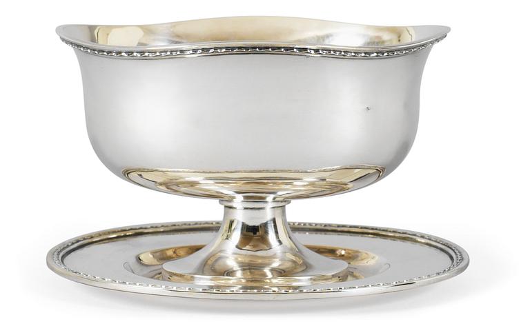 A Swedish 20th cent silver sauce-bowl, marks of C.F Carlman Stockholm 1962.
