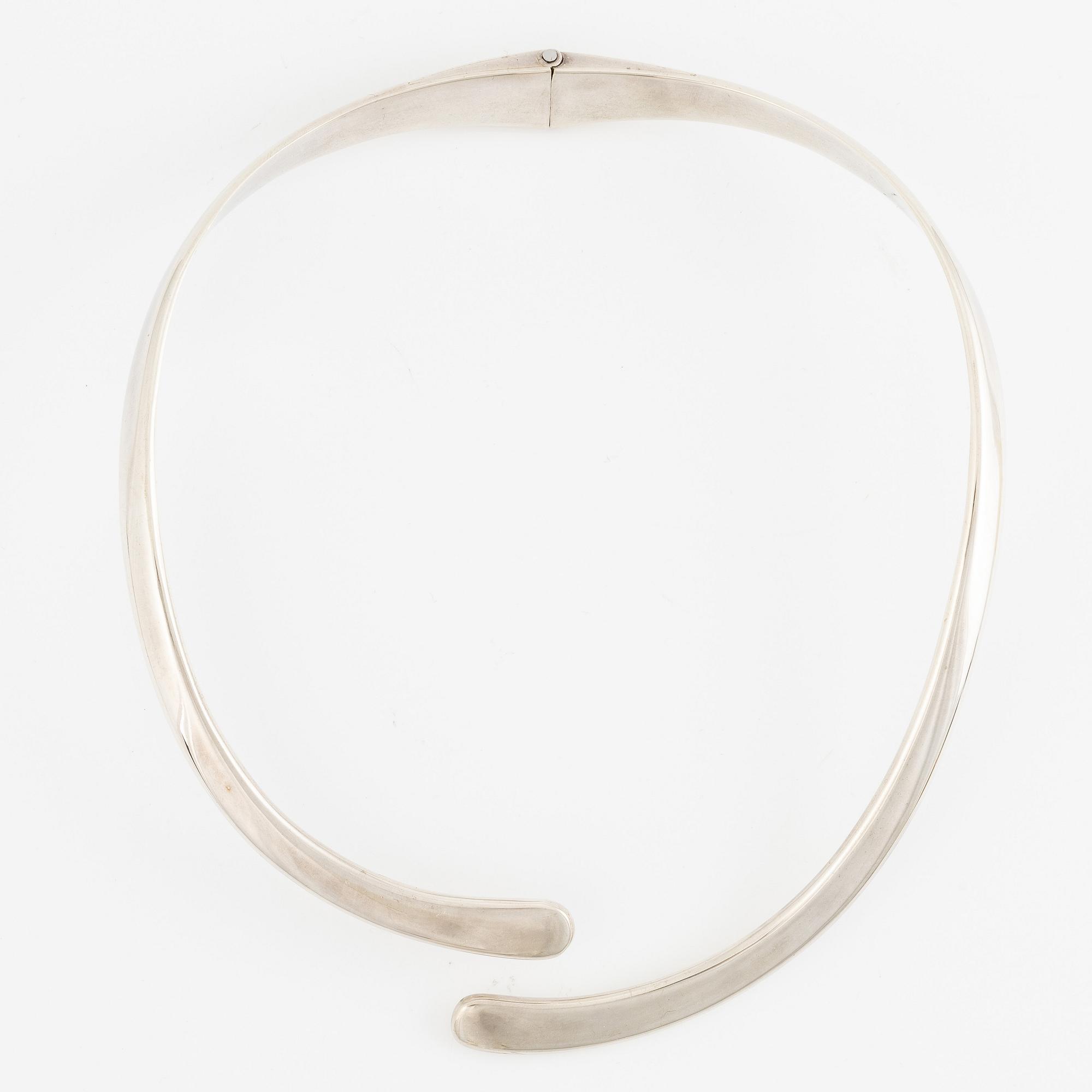 Necklace, silver,