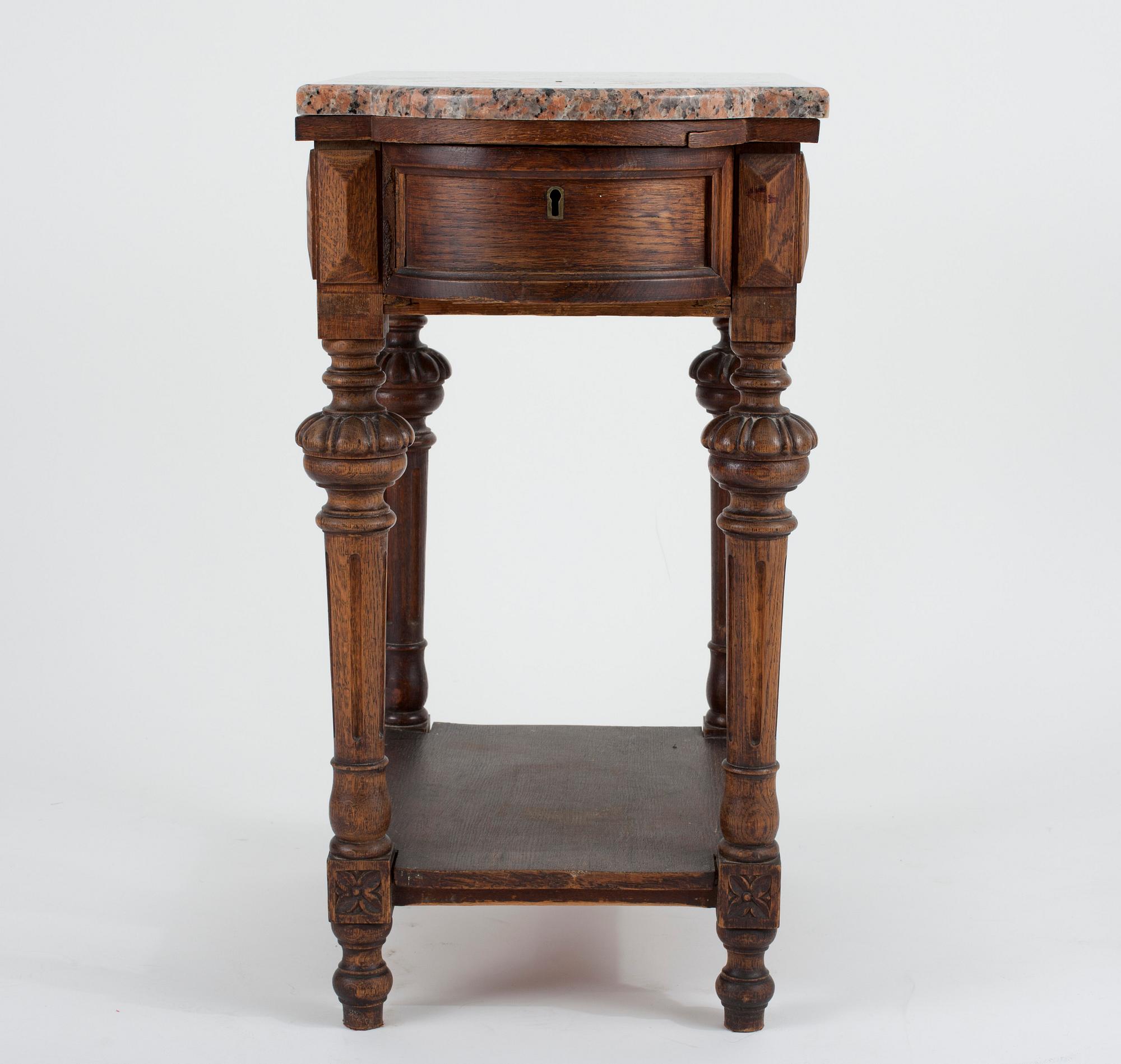 SAMOVARBORD, märkt F. Sinjavin, Sankt Petersburg. (Ф.Синявинь С. Петербург), Ryssland 1800-talets slut.