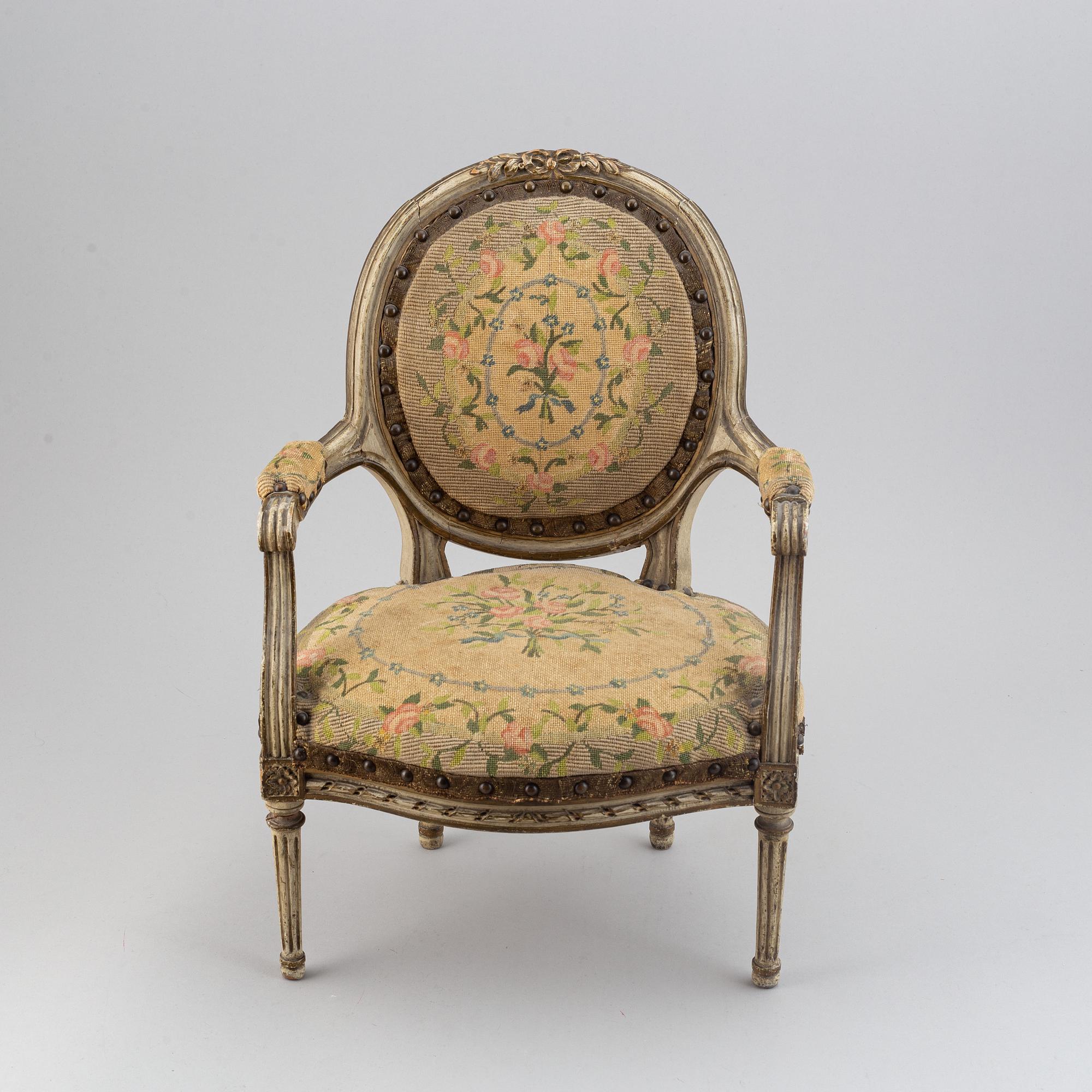 A miniature chair / doll chair, Louis XVI-style, first half of the 20th century.
