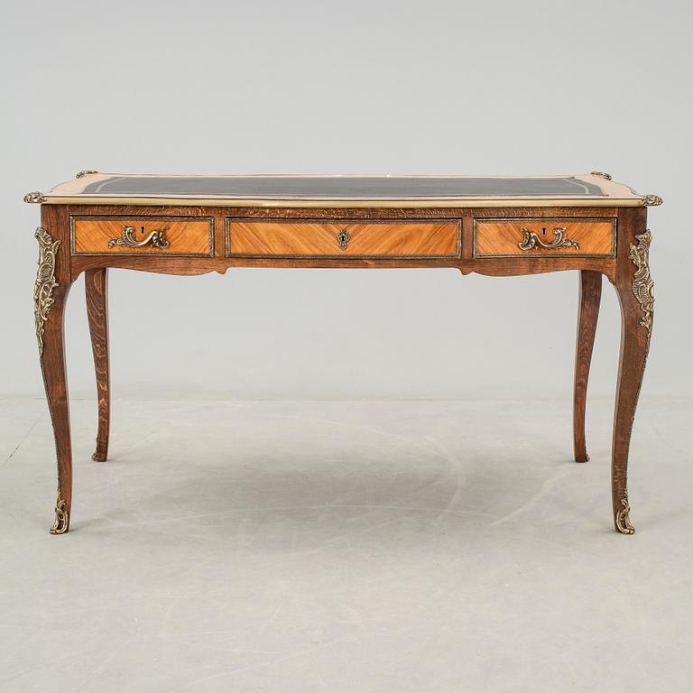 SKRIVBORD, rokokostil. 1900-tal.