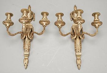 VÄGGAPPLIQUER, ett par, förgylld brons, Louis XVI-stil, sannolikt 1800-talets slut.