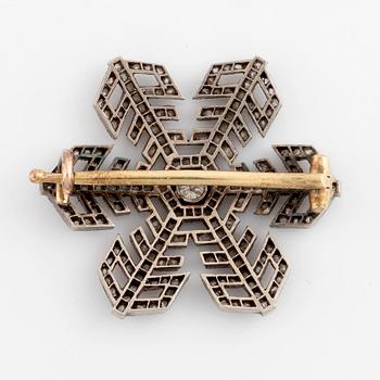 A Fabergé snow flake brooch, design Alma Pihl.