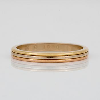 RING, Cartier, trefärgad 18K guld, daterad 1988.