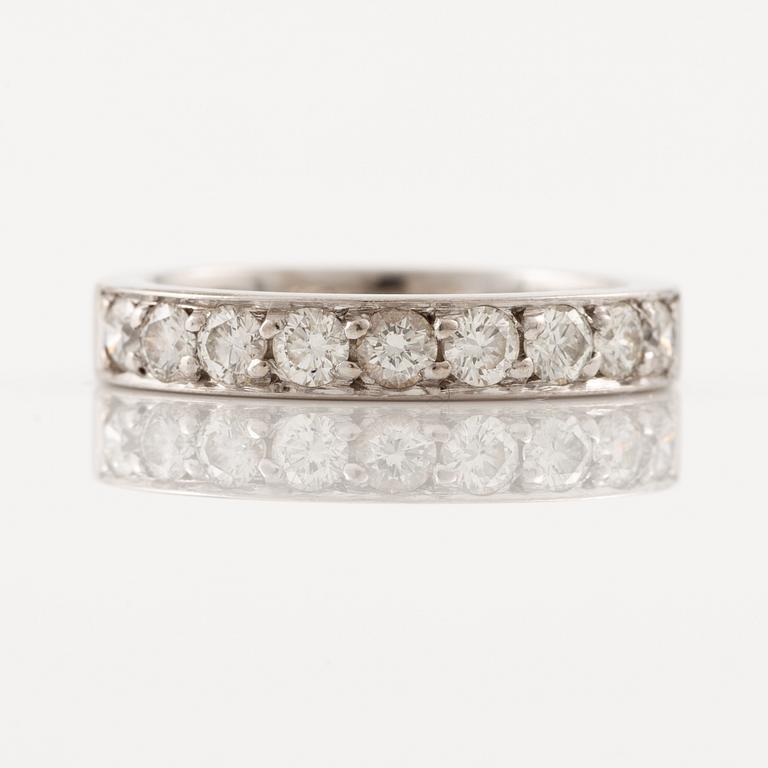 Ring, eternity, 18K white gold with brilliant-cut diamonds.