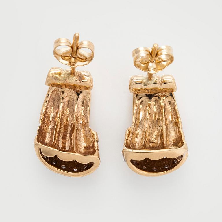 Korvakorut, 14K kultaa ja timantteja.