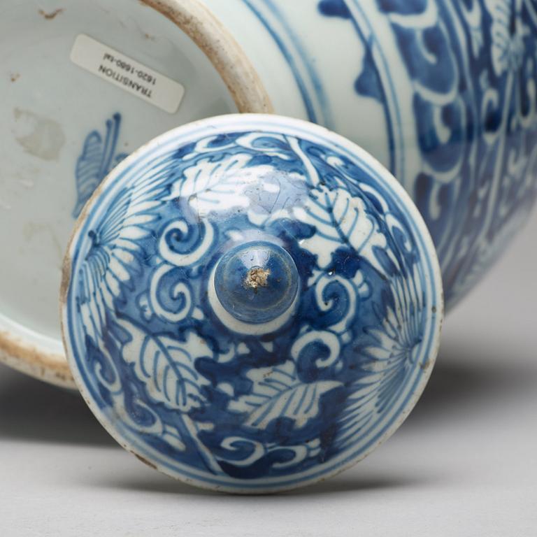 A blue and white jar, Ming dynasty, 17th Century.