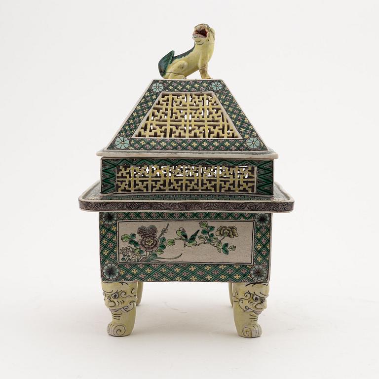 A Chinese bisquit porcelain sencer, 20th century.