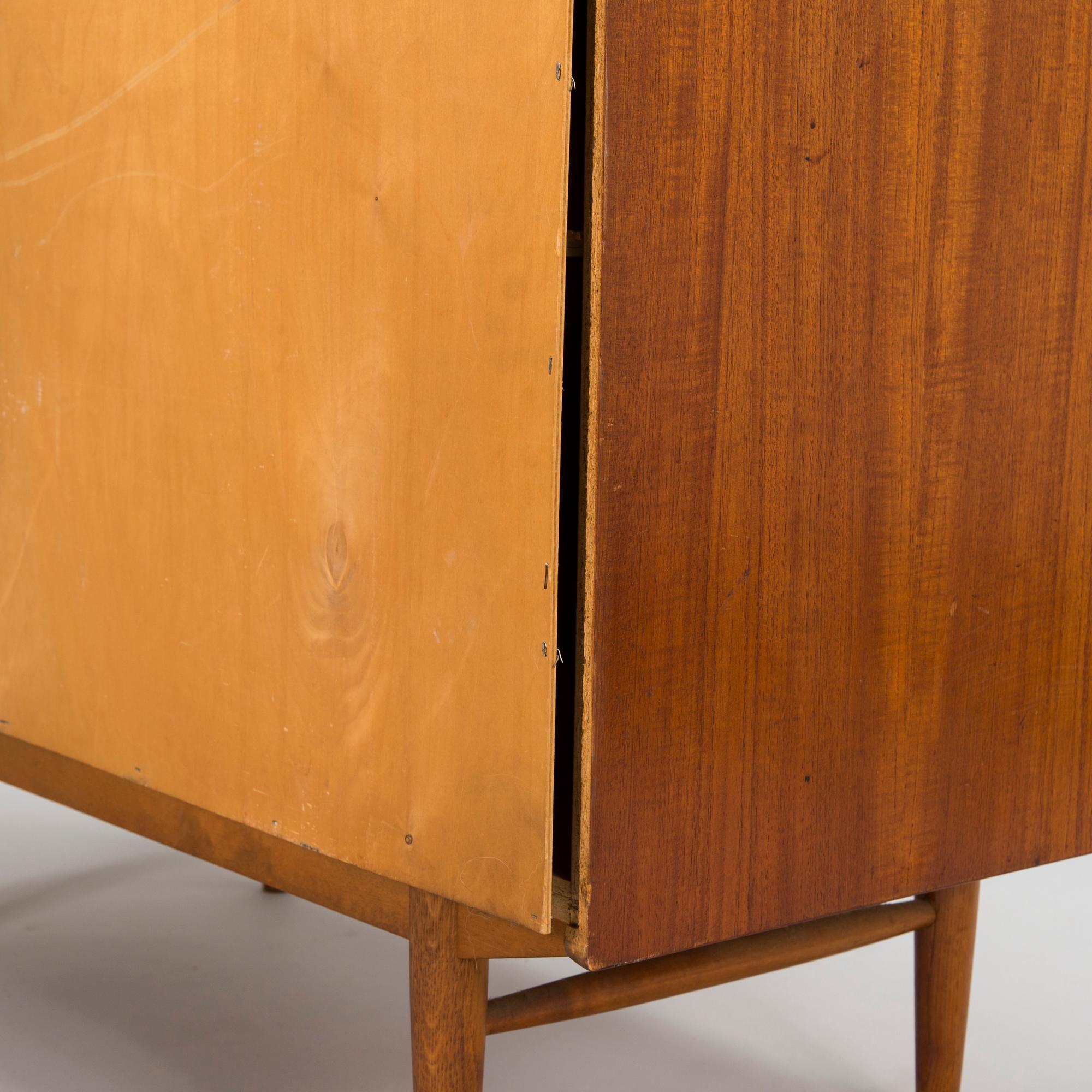 Jussi Peippo, skåp modell 4008 för tillverkare  Asko 1950-tal.