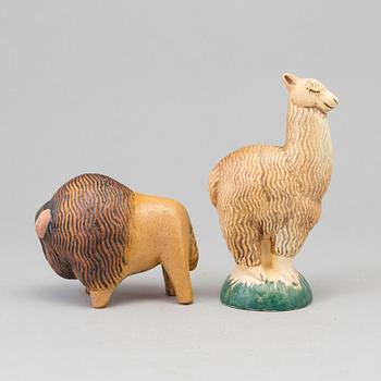 Two Lisa Larson stoneware figurines from the second half of the 20th century and 21 century, Gustavsberg.