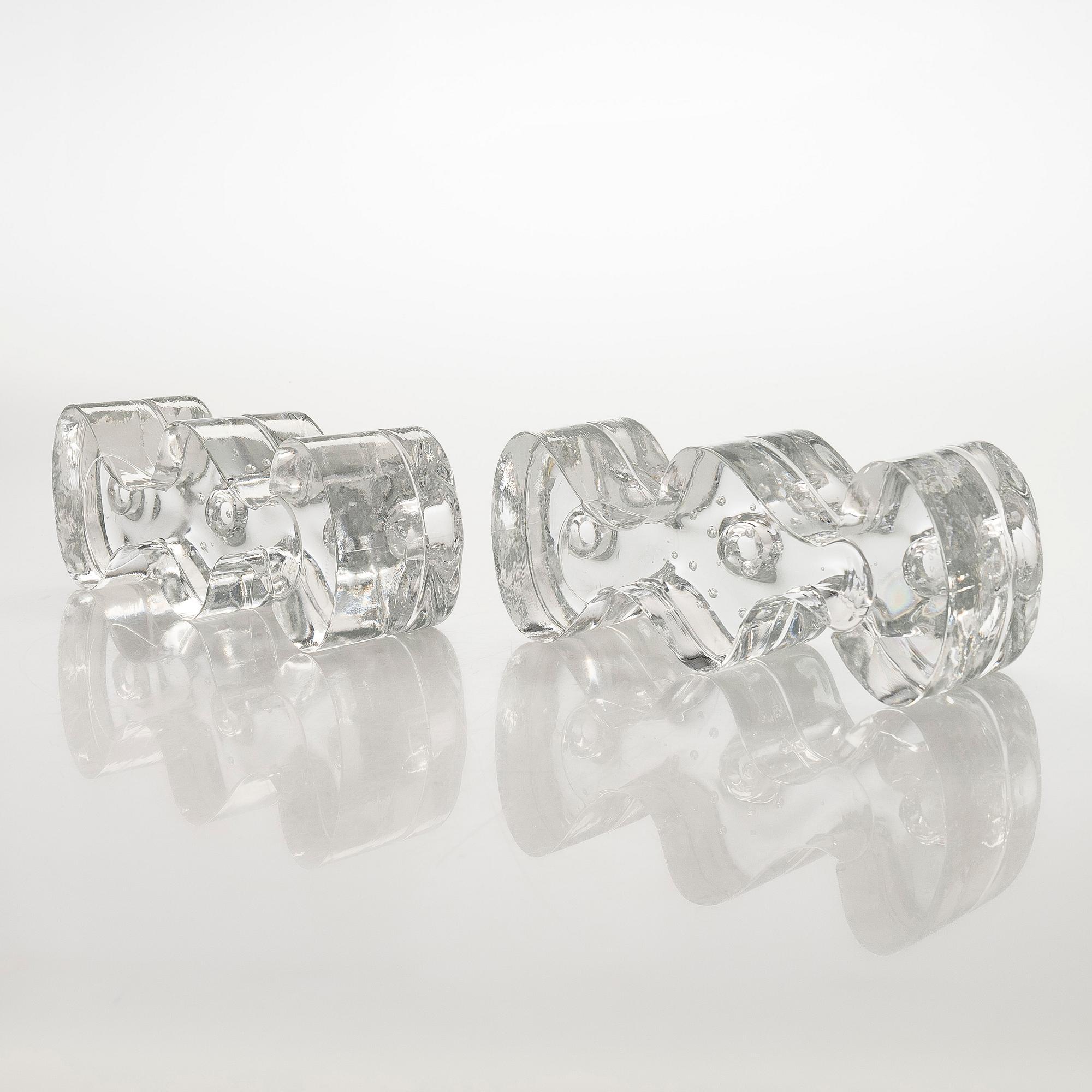 Timo Sarpaneva, A pair of candleholders, 'Arkipelago'-serie, signed Timo Sarpaneva.