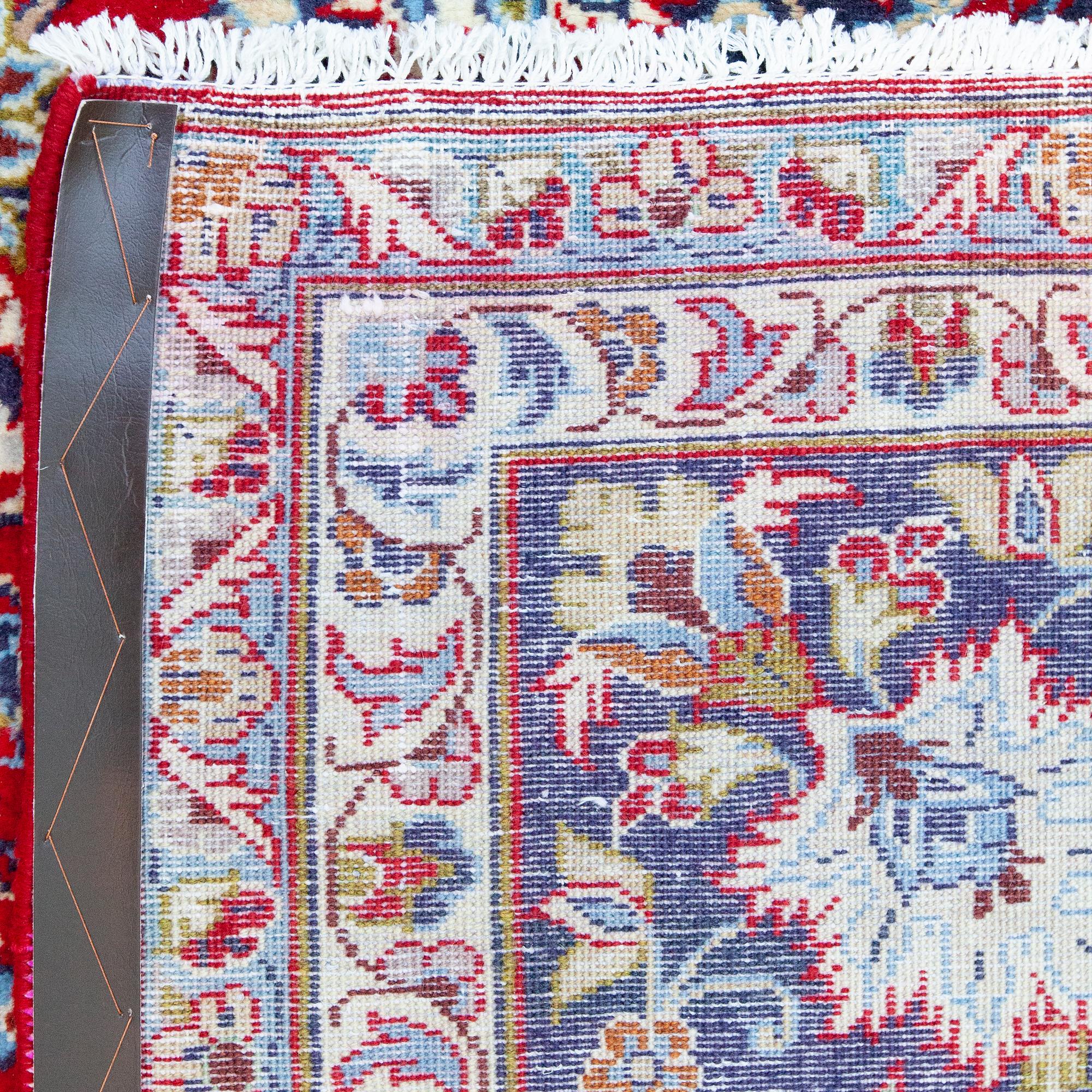 MATTO, Najafabad, noin 420 x 297 cm.