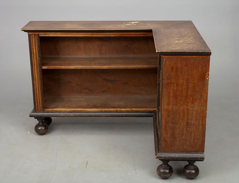 HÖRNHYLLA, barockstil, 1900-talets början.