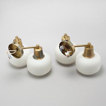 A pair of wall lamps, model 7214, probably designed by Arnulf Bjørshol for Høvik Verk, 1950/60s.