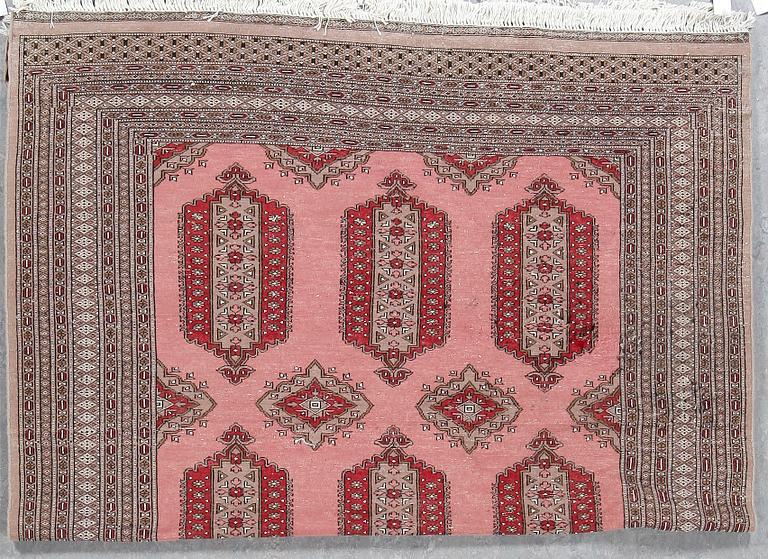 MATTA, Kashmir. ca 255 x 180 cm.