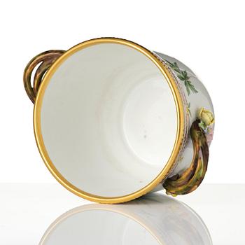 Ytterfoder/Vinkylare, porslin. 'Flora Danica', Royal Copenhagen, Danmark, 1900-tal.