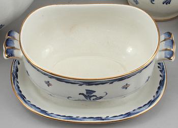 SERVISDELAR, 53 st, flintgods, "Orust", Rörstrand, 1900-talets första hälft.