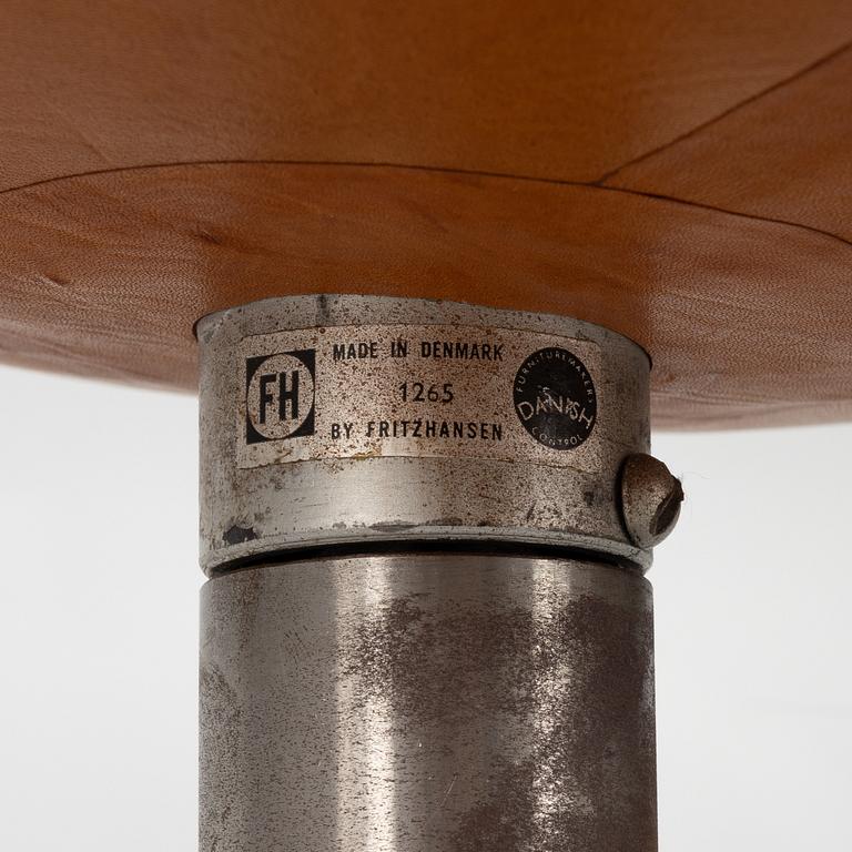 Arne Jacobsen, an 'Egg' lounge chair, Fritz Hansen, Denmark, 1965.