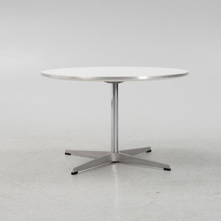 Arne Jacobsen, Bruno Mathsson & Piet Hein, soffbord, modell "A222", Fritz Hansen, Danmark, 2002.