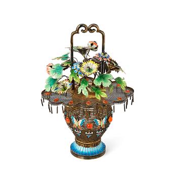 940. A fine enamelled gilt silver flower basket, late Qing dynasty.