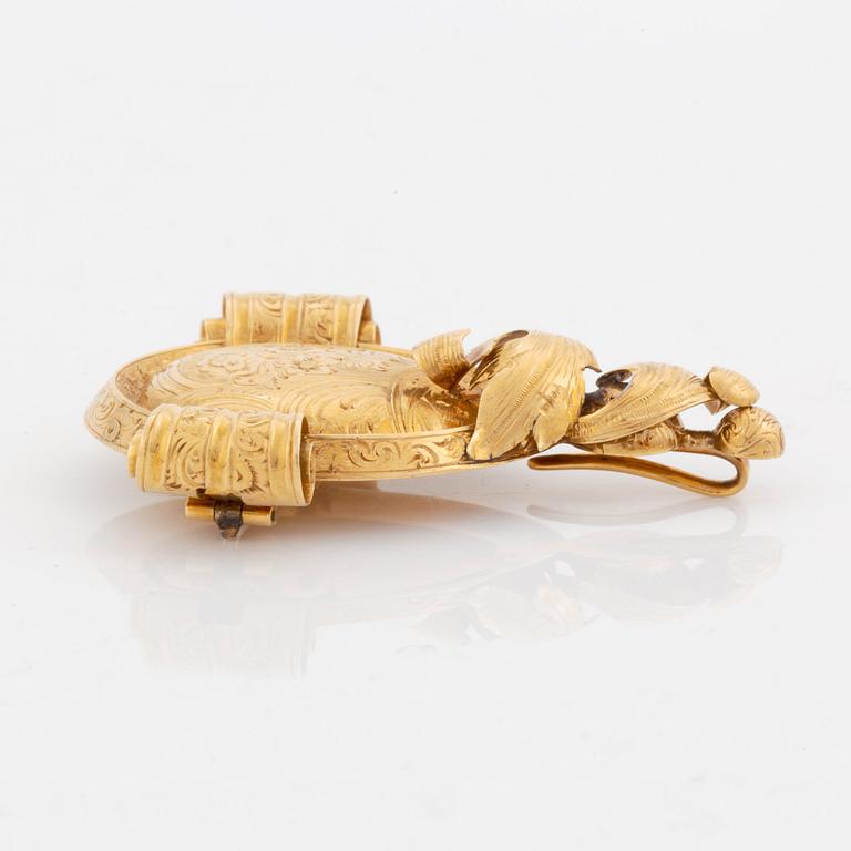 A G Möllenborg 18K gold demi parure comprising a bracelet, a brooch and a pair of earrings.