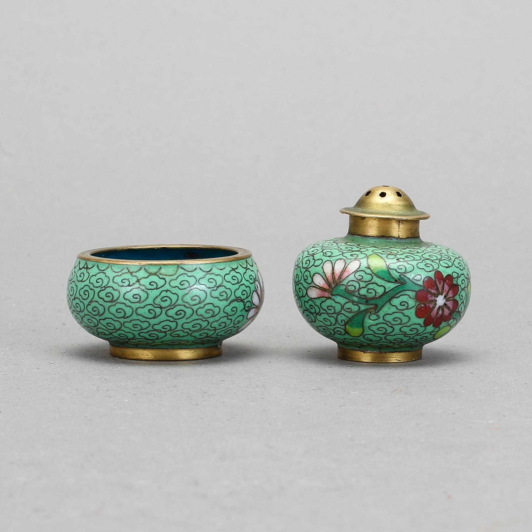 PARTI CLOISONNE,  8 delar, omkring 1900-tal, mestadels Kina.