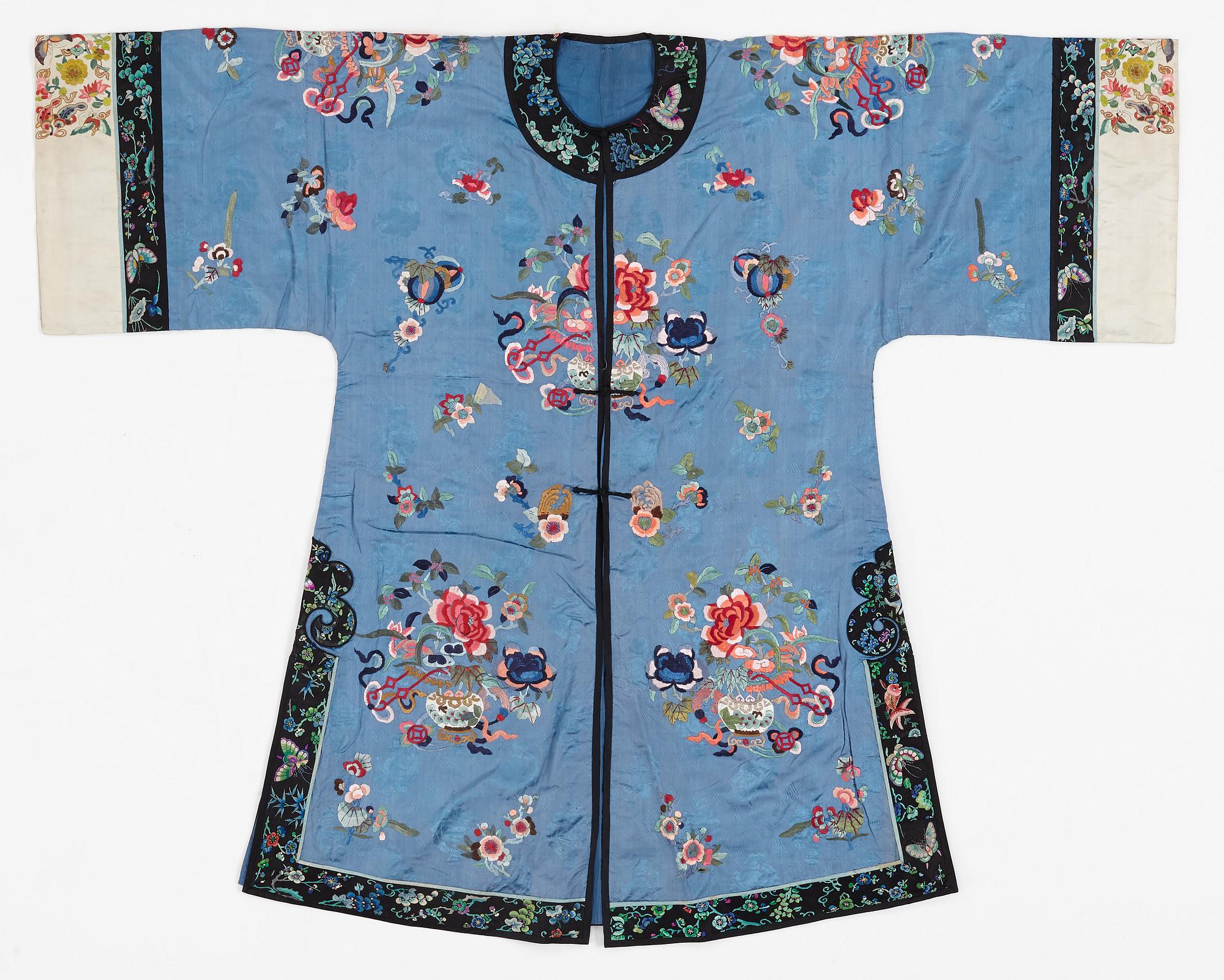 JACKA samt ROCK, broderat siden. Kina, 1900-talets första hälft.