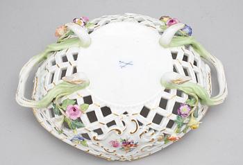 GALLERSKÅL, porslin, Meissen, 1800-talets senare hälft.