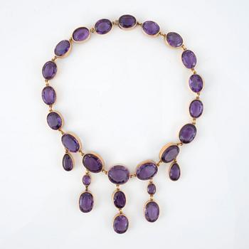 An amethyst necklace.