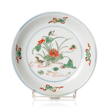 870. A famille verte dish, Qing dynasty, Kangxi (1662-1722).