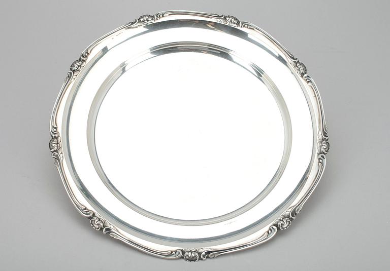 BRICKA, silver, GAB Stockholm 1928. Tot. vikt ca 657 g.