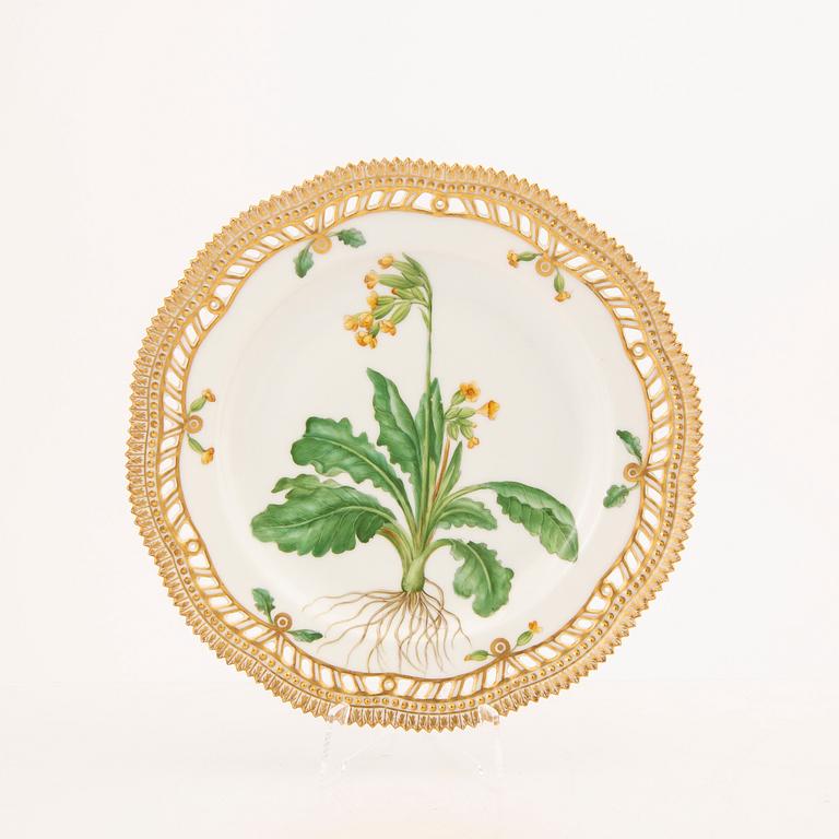 A set of 12 Flora Danica porcelain plates Royal Copenhagen model no 3553.