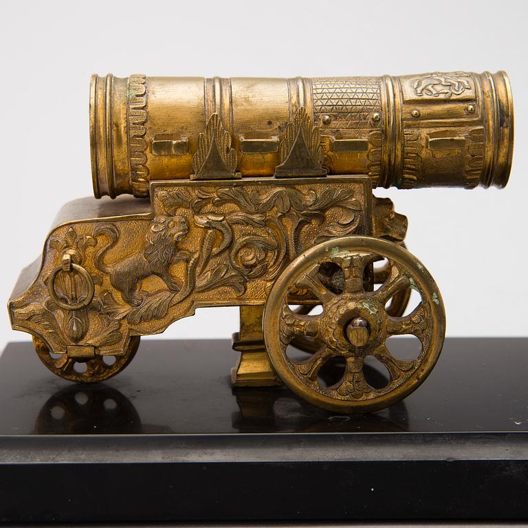 A Russian gilt brass decorative miniature cannon, second half of 20th Century.