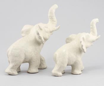FIGURINER, 2 st, lergods, Vicke Lindstrand, Upsala-Ekeby, 1900-tal.